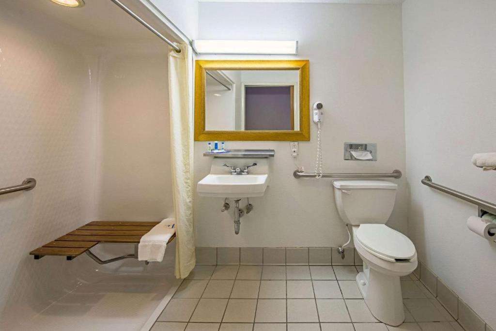 Royal Inn Suites Huntington Eksteriør billede