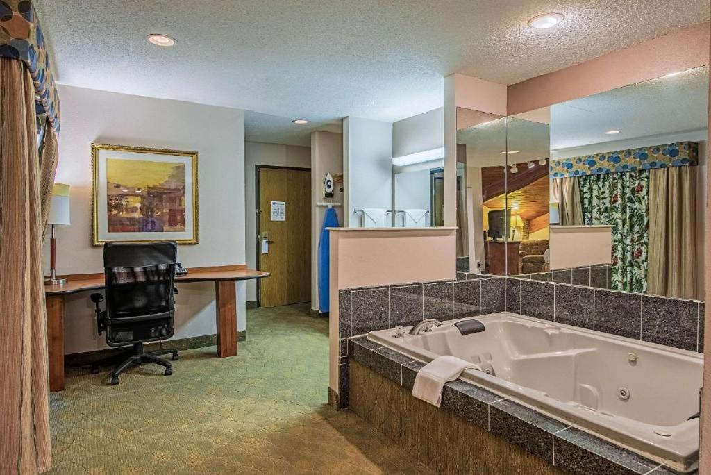 Royal Inn Suites Huntington Eksteriør billede