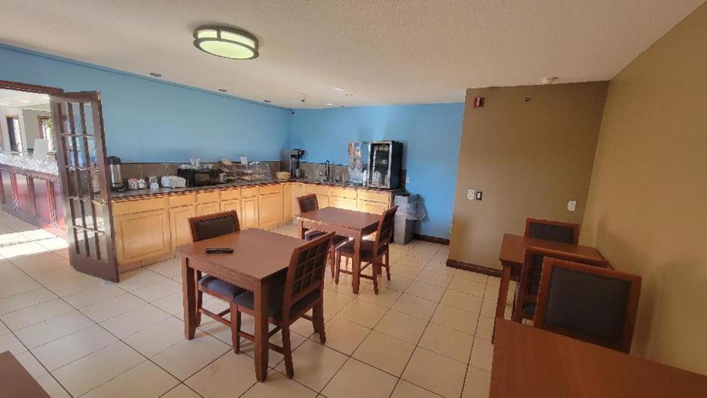 Royal Inn Suites Huntington Eksteriør billede