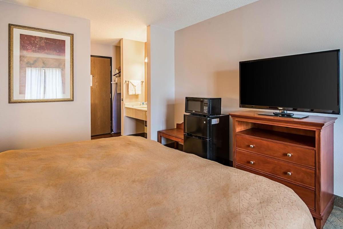 Royal Inn Suites Huntington Eksteriør billede